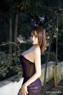 正在缩小的男人
